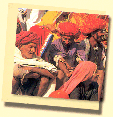 Menschen aus Rajasthan bei einem Fest in einem Dorf in der Nhe von der Hauptstadt Jaipur !