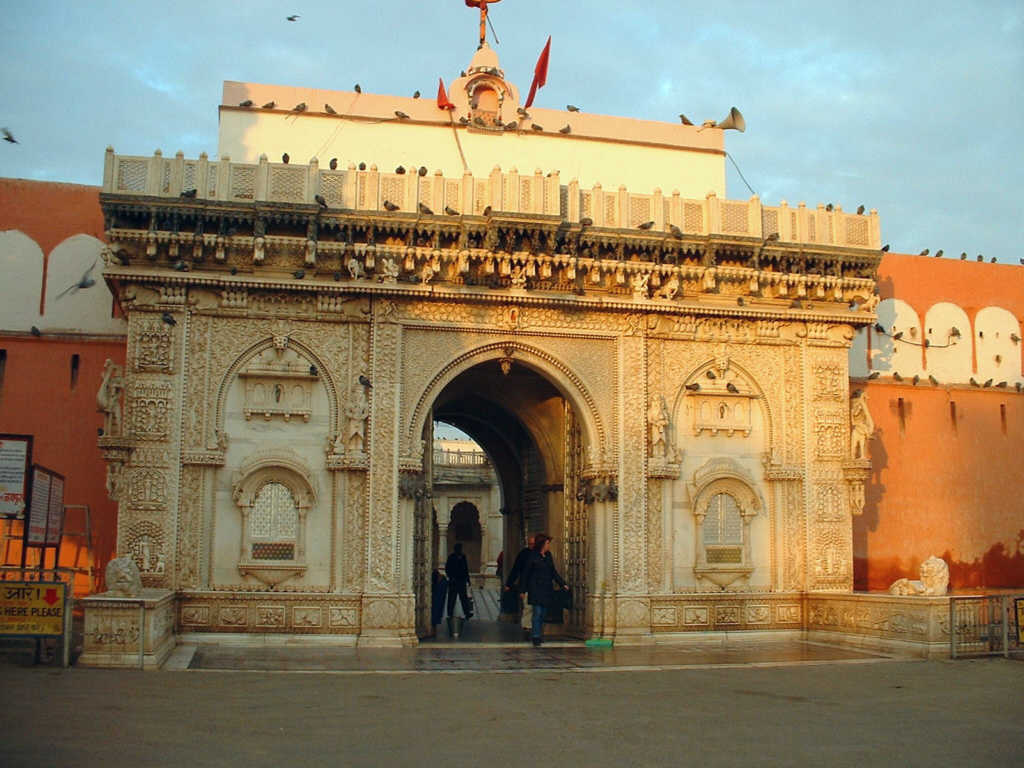 karni-mata-temple-Deshnok